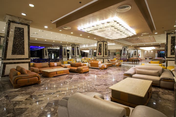 AMC Royal Hotel & Spa