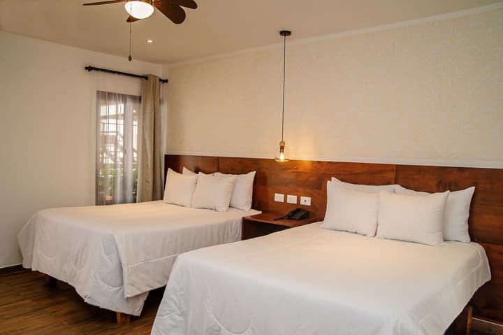 Hotel Camelias Inn by AHS