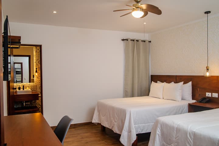 Hotel Camelias Inn by AHS