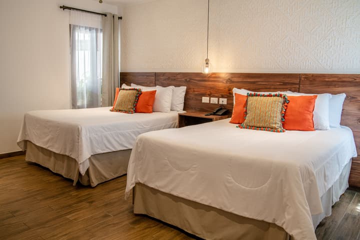 Hotel Camelias Inn by AHS