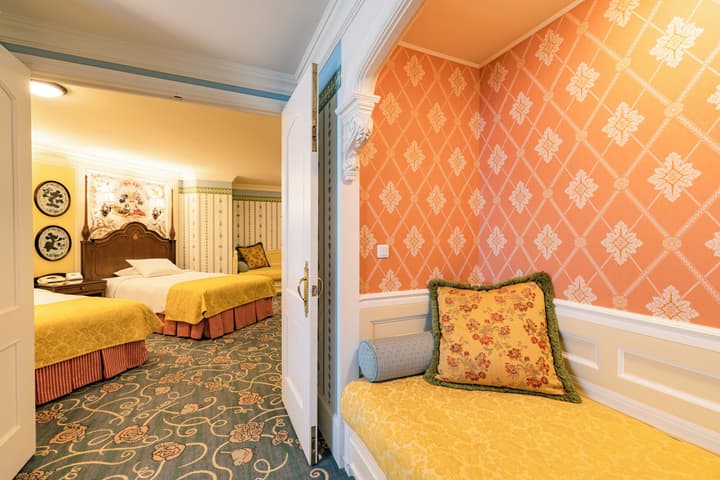 Tokyo Disneyland Hotel