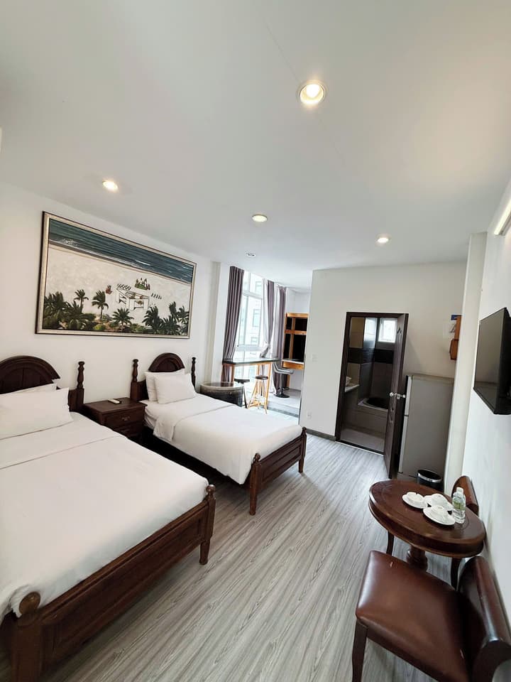 Halo Hotel