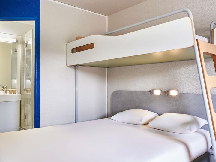 ibis budget Versailles Chateau Saint Cyr