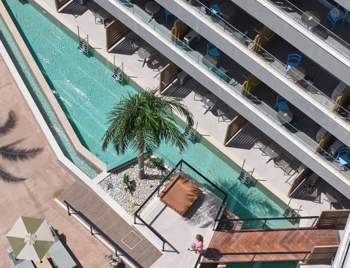 Enorme Infinity Beach ex Infinity Blue