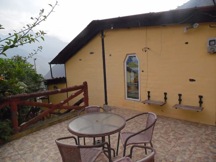 La Casa Amarilla
