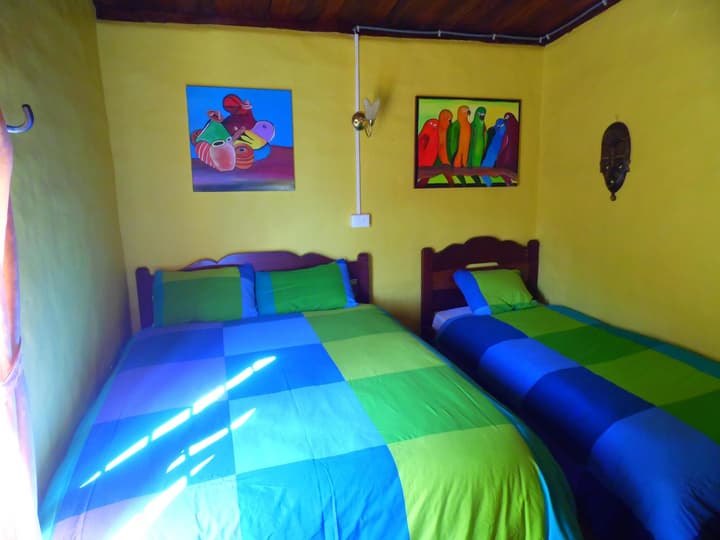 La Casa Amarilla
