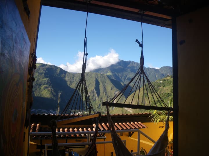 La Casa Amarilla