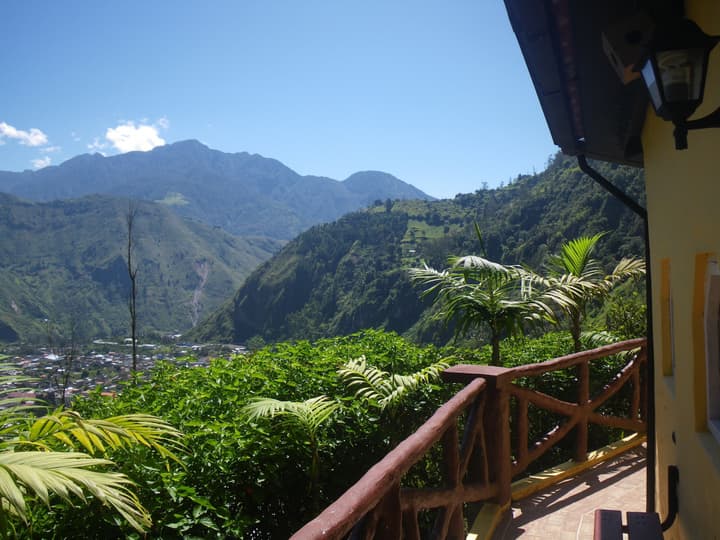 La Casa Amarilla