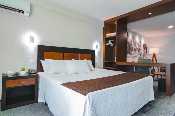 Hotel Cortez