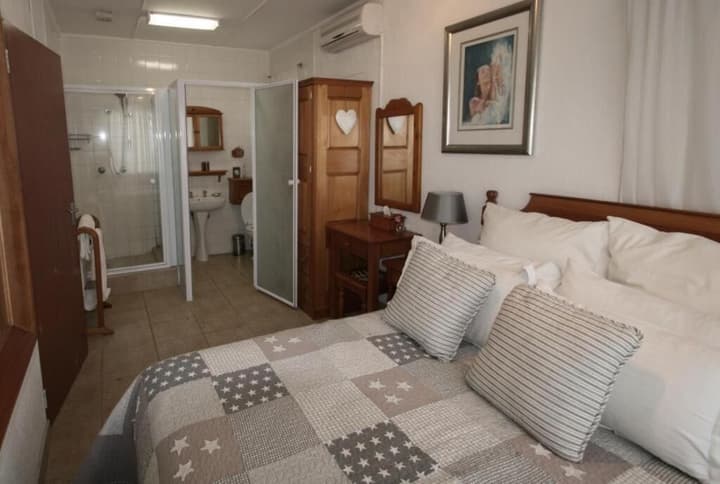Dusk to Dawn Guesthouse