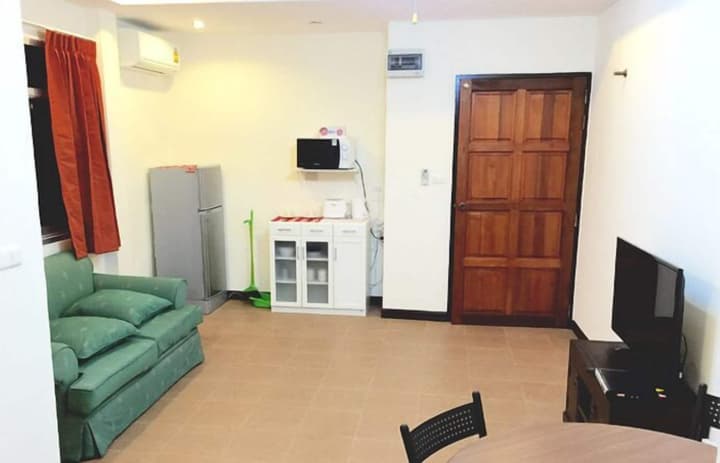 Merlin Plaza Apartments