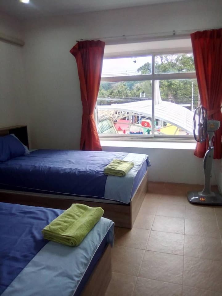 Merlin Plaza Apartments