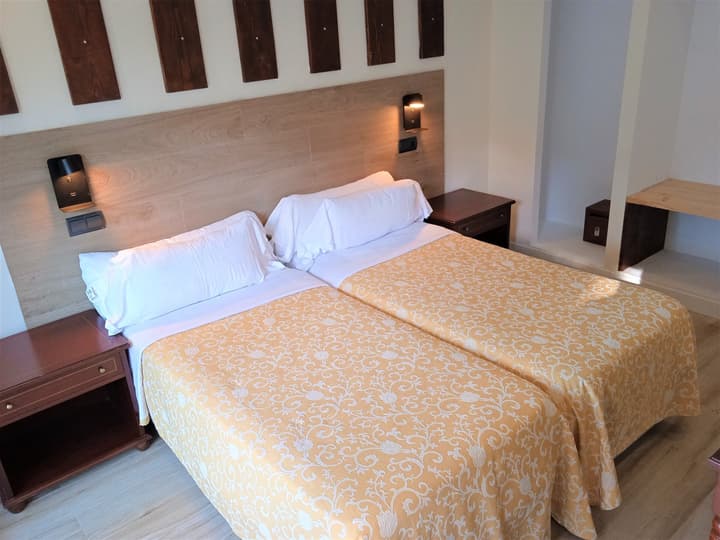 Hotel 153