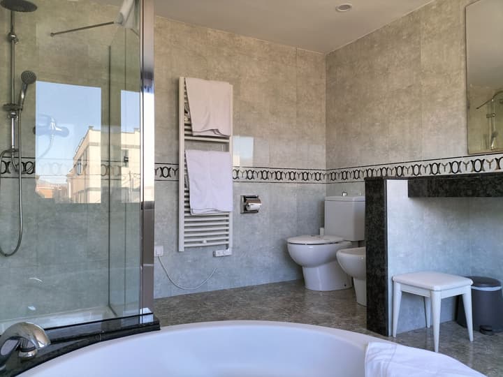 Hotel 153