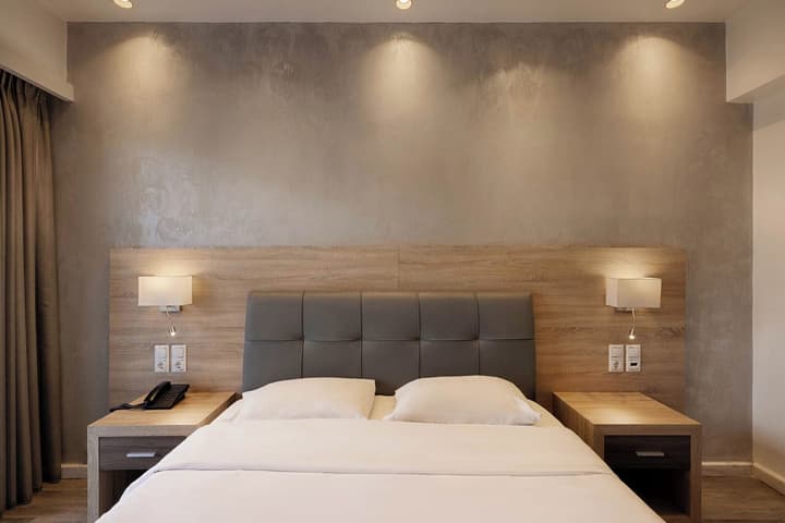 Xenophon Hotel