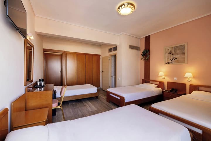 Xenophon Hotel
