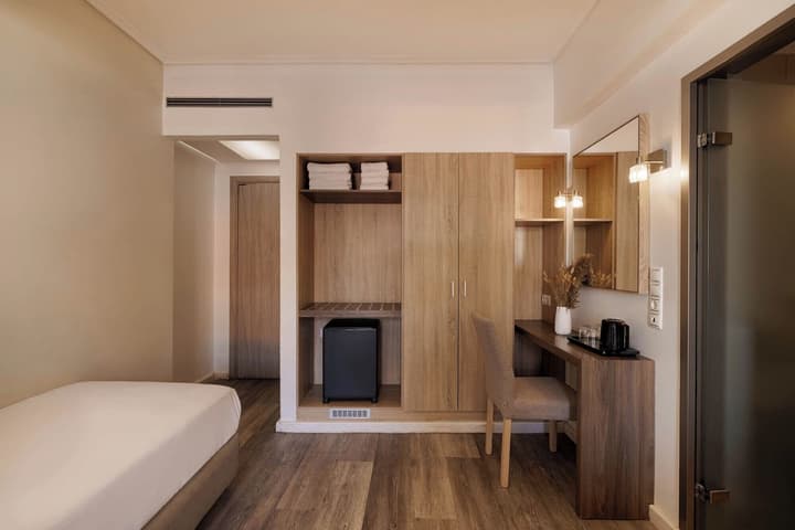 Xenophon Hotel