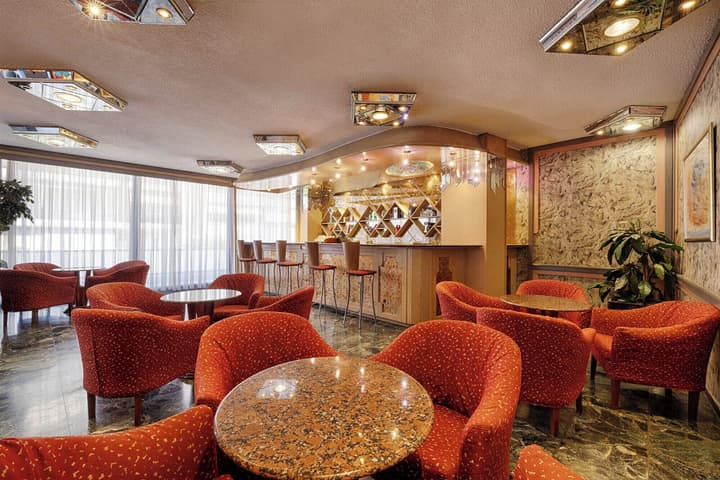 Xenophon Hotel