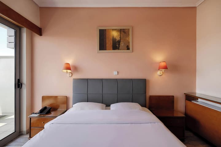 Xenophon Hotel
