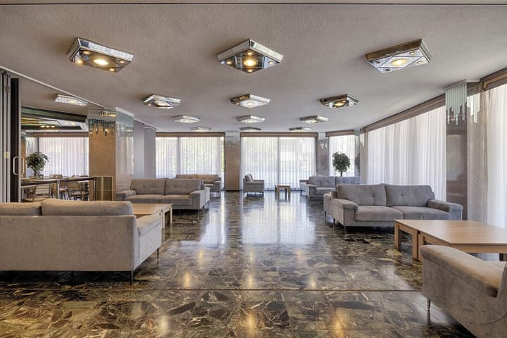 Xenophon Hotel