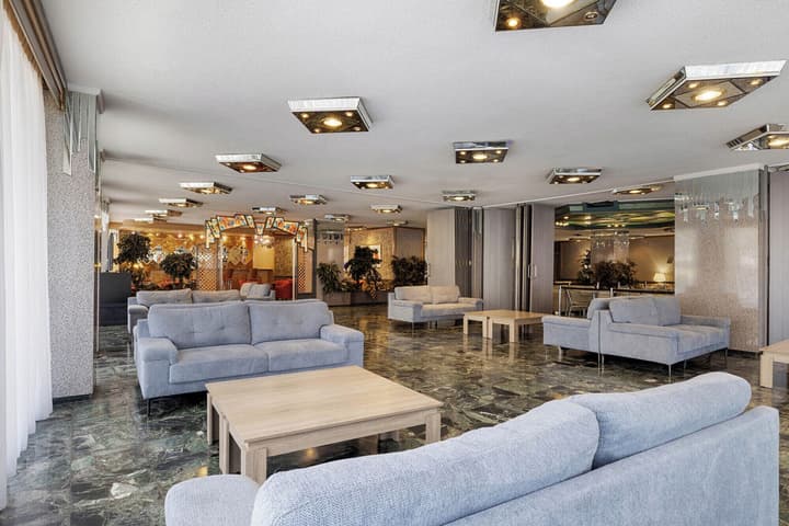 Xenophon Hotel