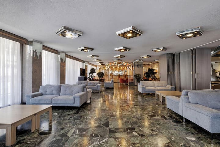 Xenophon Hotel