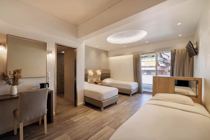 Xenophon Hotel