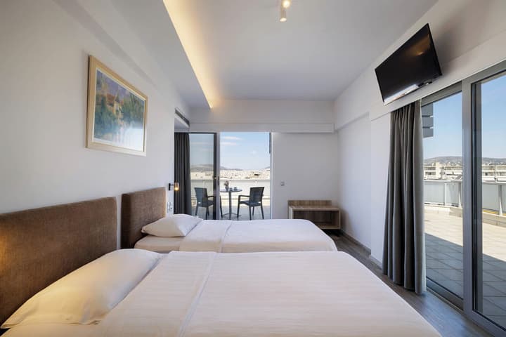 Xenophon Hotel