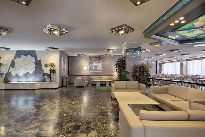 Xenophon Hotel