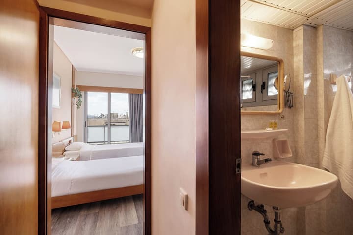 Xenophon Hotel