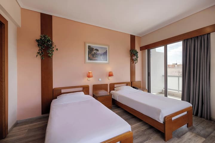 Xenophon Hotel