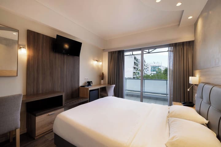 Xenophon Hotel