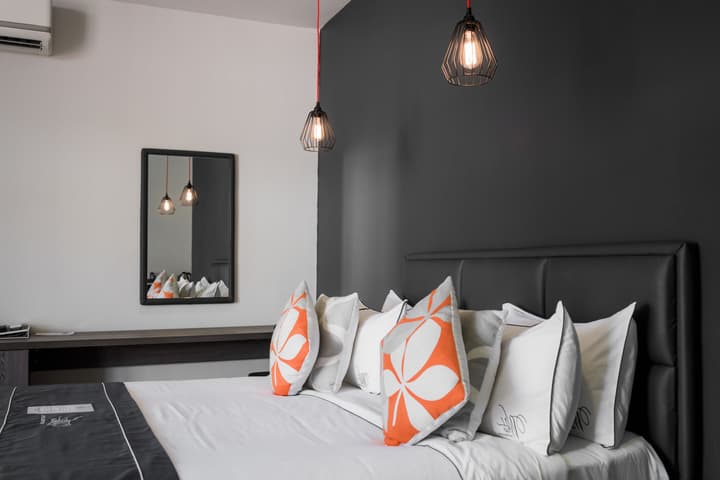 White Boutique Hotel & Residences
