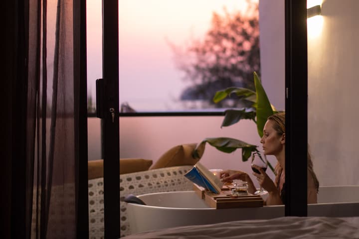 White Boutique Hotel & Residences