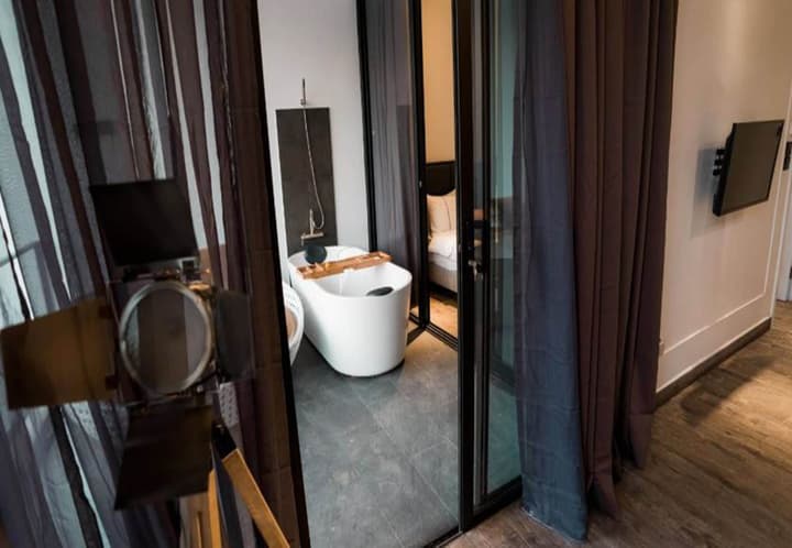 White Boutique Hotel & Residences