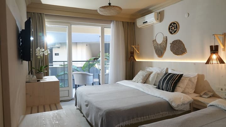 Sun Hotel by En Vie Beach - Adults Only
