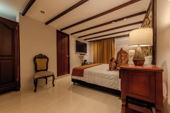 Hotel Dorado Plaza Calle del Arsenal