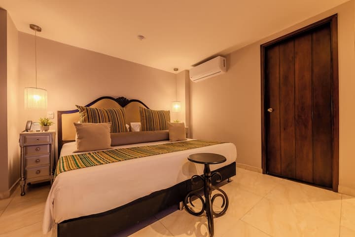 Hotel Dorado Plaza Calle del Arsenal