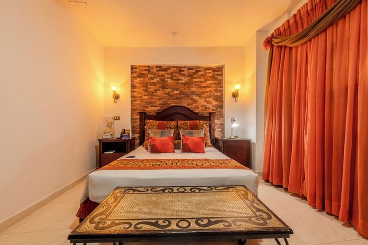Hotel Dorado Plaza Calle del Arsenal