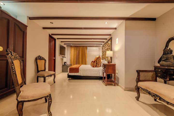 Hotel Dorado Plaza Calle del Arsenal