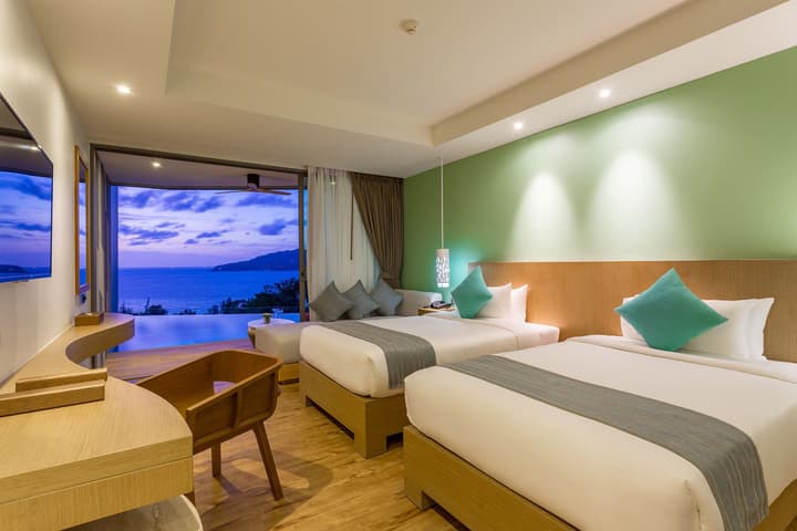 Crest Resort & Pool Villas