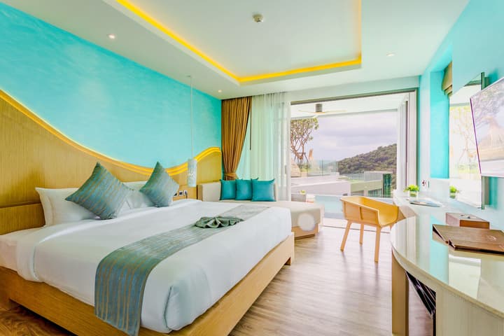 Crest Resort & Pool Villas