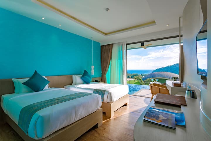 Crest Resort & Pool Villas