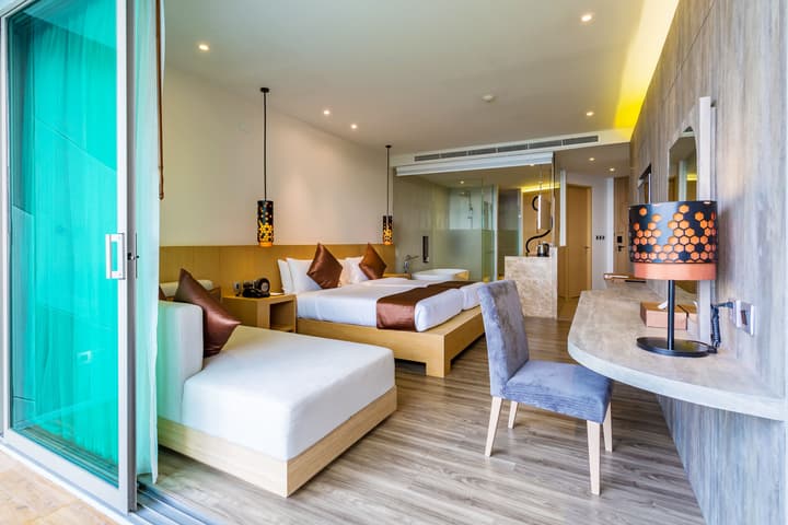 Crest Resort & Pool Villas