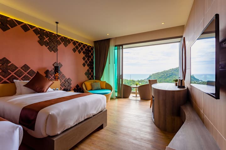 Crest Resort & Pool Villas