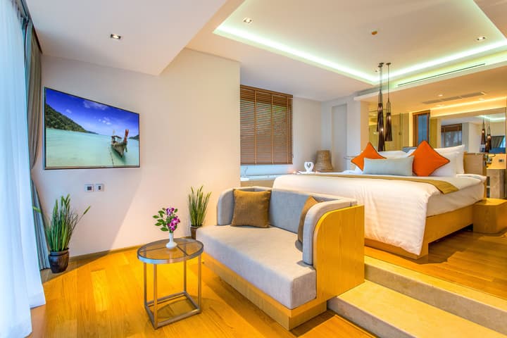 Crest Resort & Pool Villas