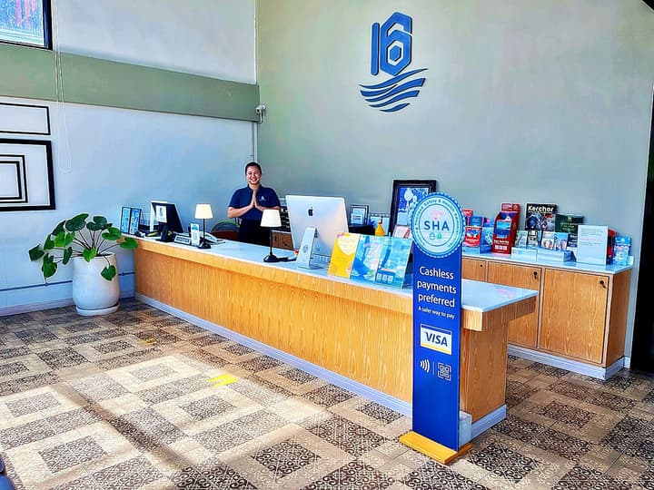The Sixteenth Naiyang Beach Hotel