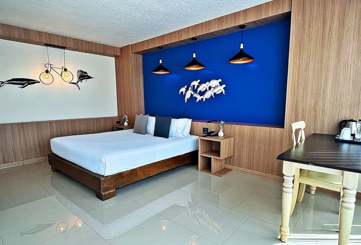 The Sixteenth Naiyang Beach Hotel