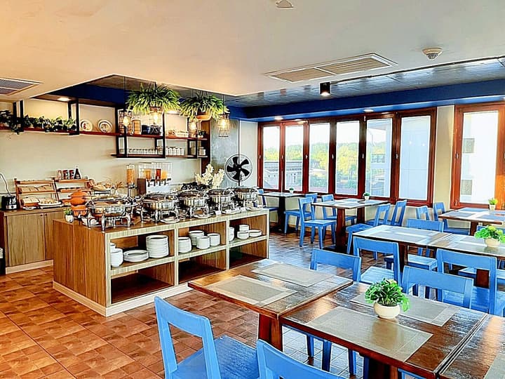The Sixteenth Naiyang Beach Hotel