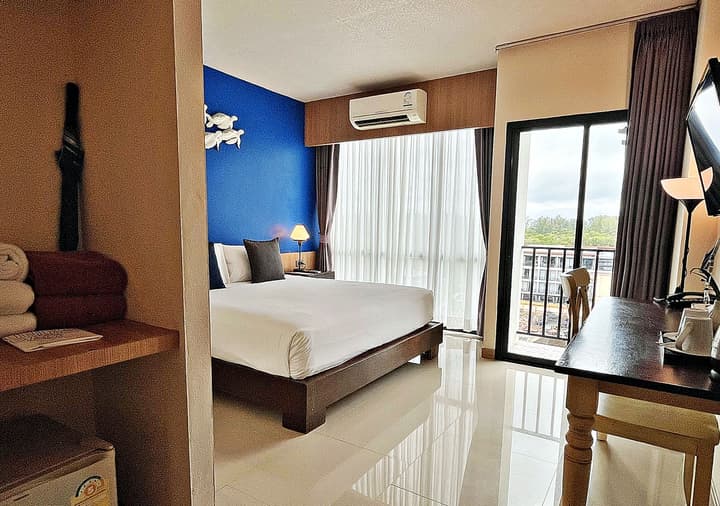 The Sixteenth Naiyang Beach Hotel
